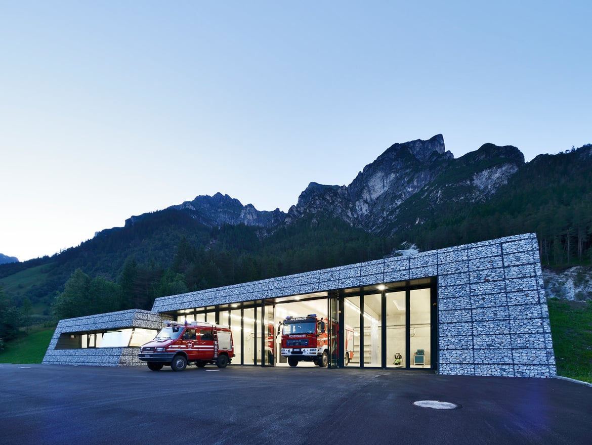 Projekte Feuerwehrhalle in Pflersch, Zivilschutzzentrum in Antholz | Südtirol